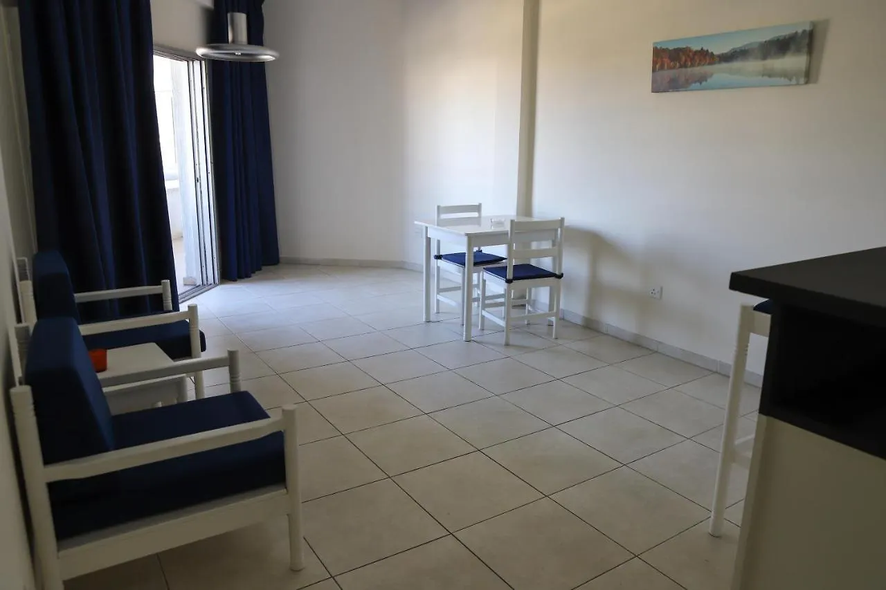 Larnaca Center Apartments 0*,
